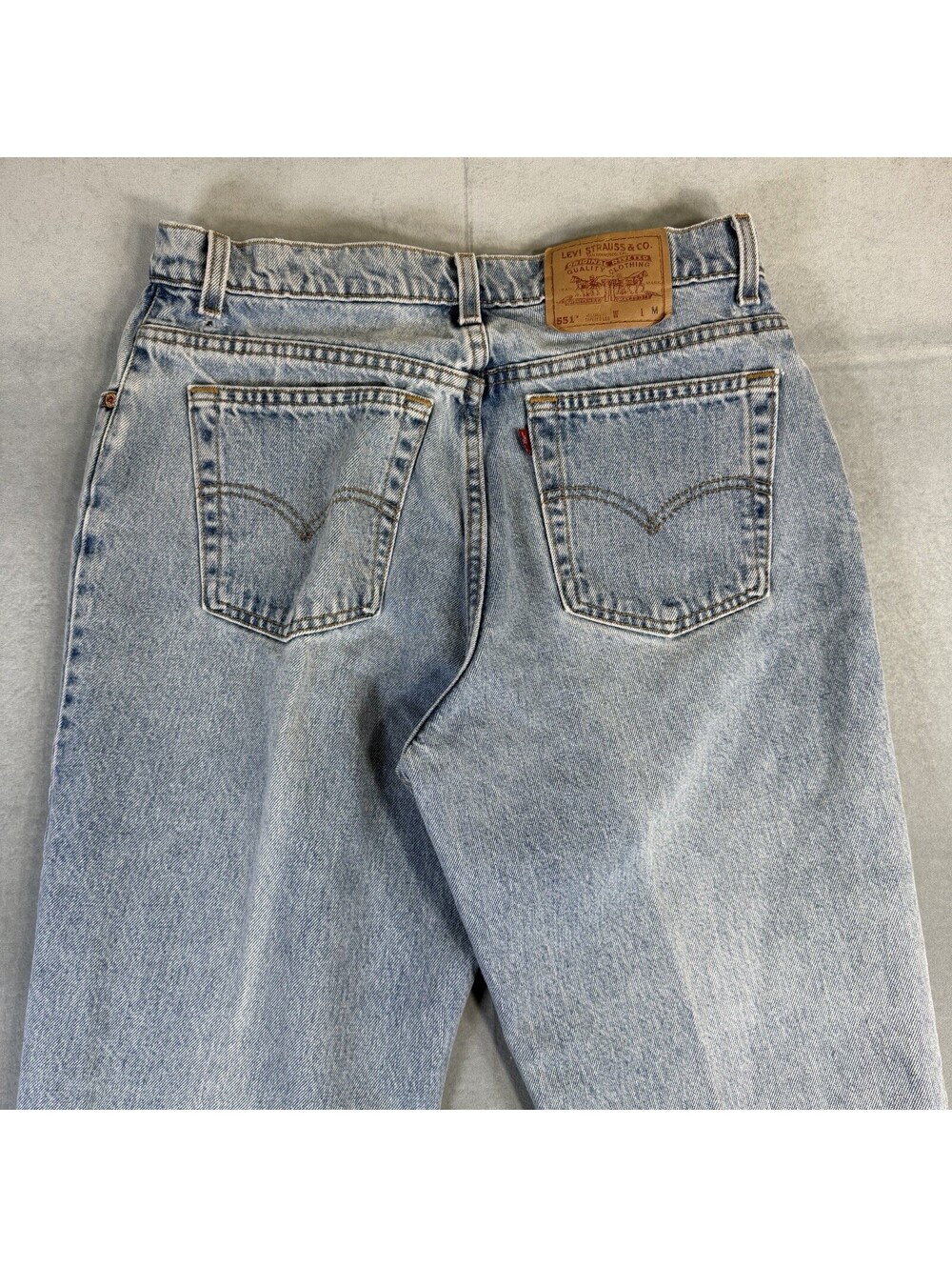 Vintage 90s Levis 551 Jeans Womens 14 Med Blue High Rise Relaxed Tapered USA - Picture 4 of 10